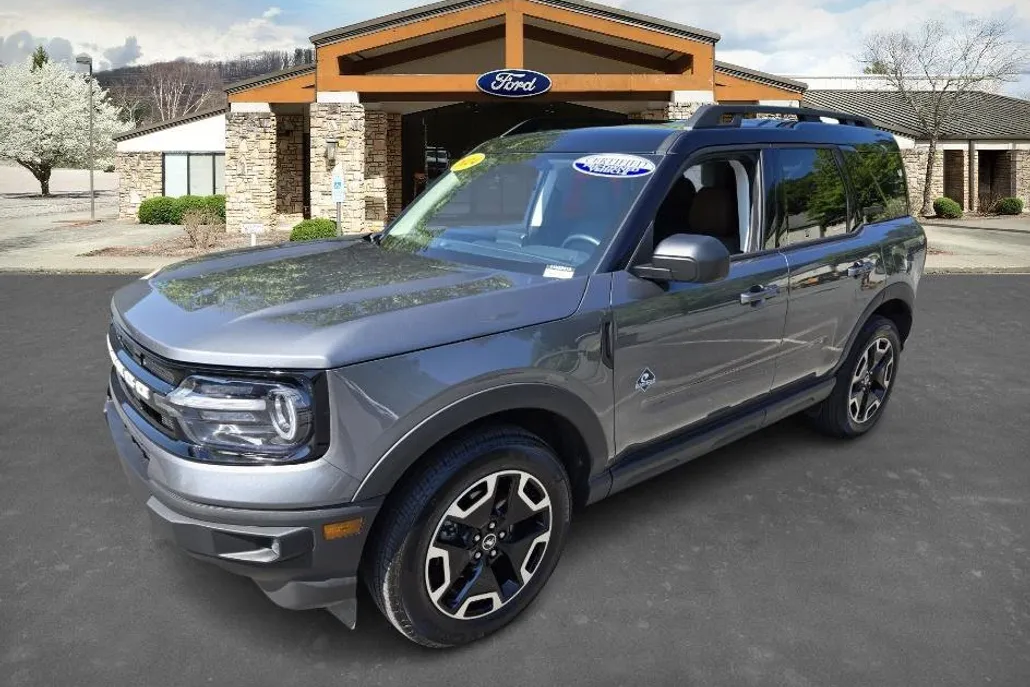 2024 Ford Bronco Sport Outer Banks photo 1