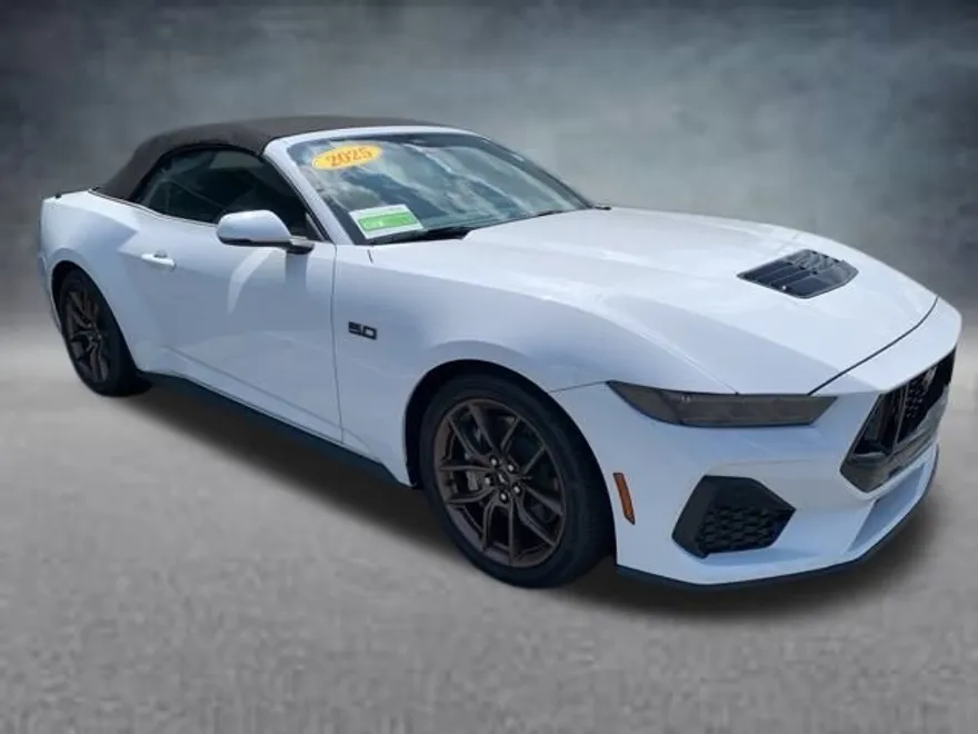 2025 Ford Mustang GT Premium Convertible photo 1