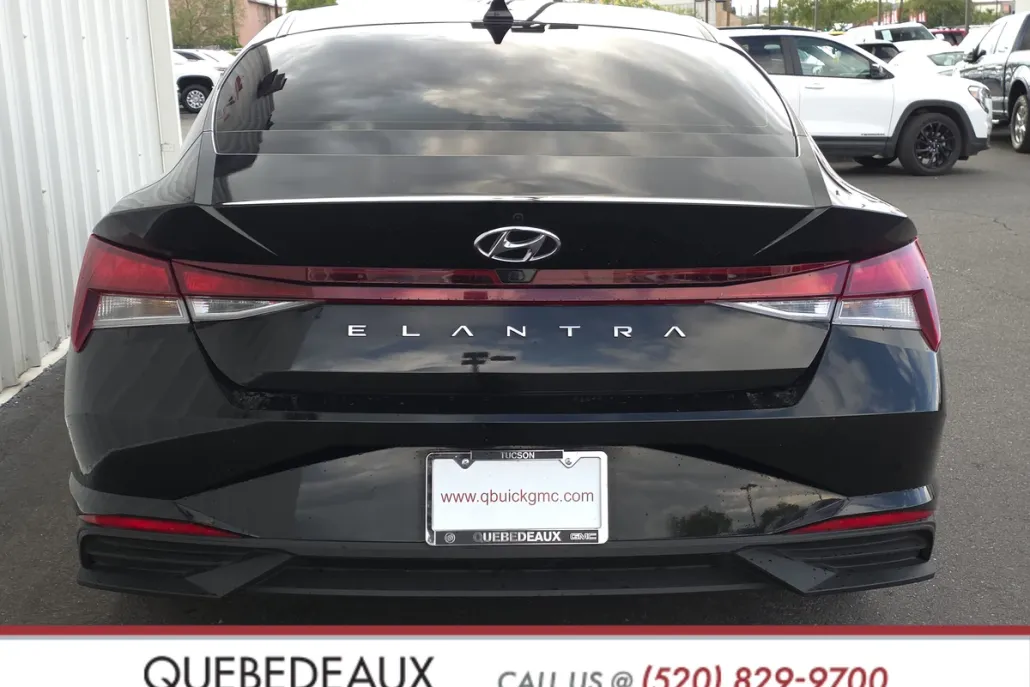 2023 Hyundai Elantra SEL Convenience photo 1