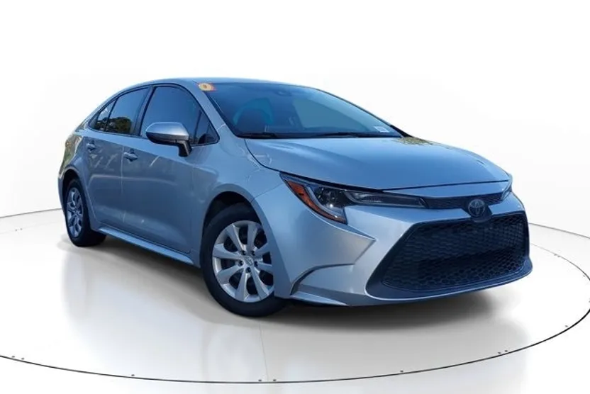 2020 Toyota Corolla LE photo 1