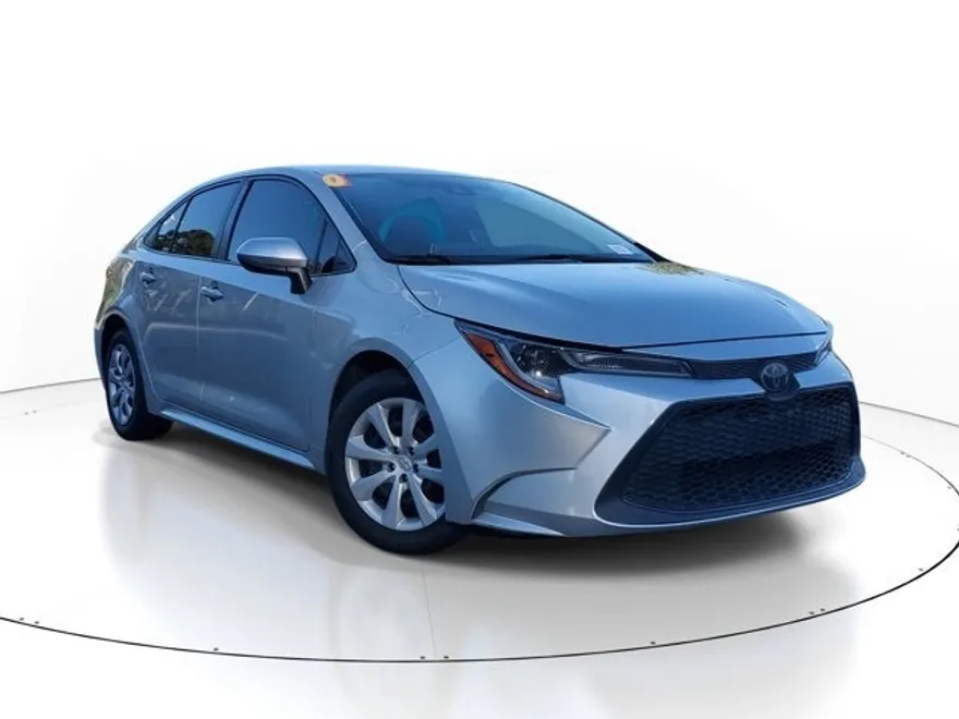 2020 Toyota Corolla LE photo 1