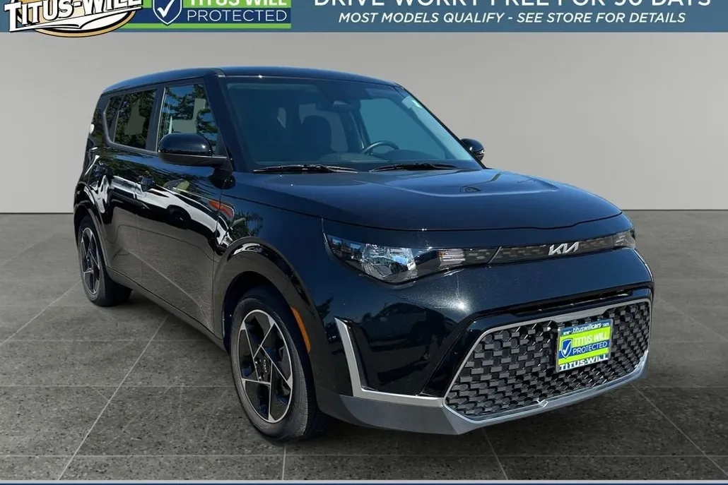 2023 Kia Soul EX photo 1
