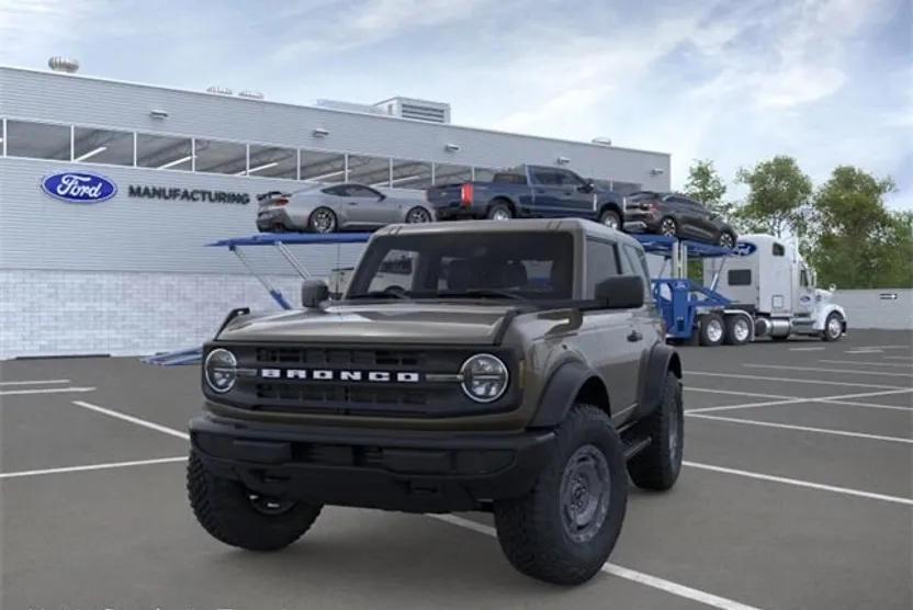 2025 Ford Bronco Base photo 1