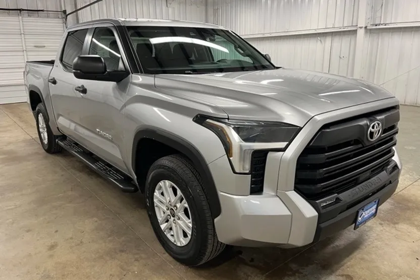 2024 Toyota Tundra SR5 photo 1