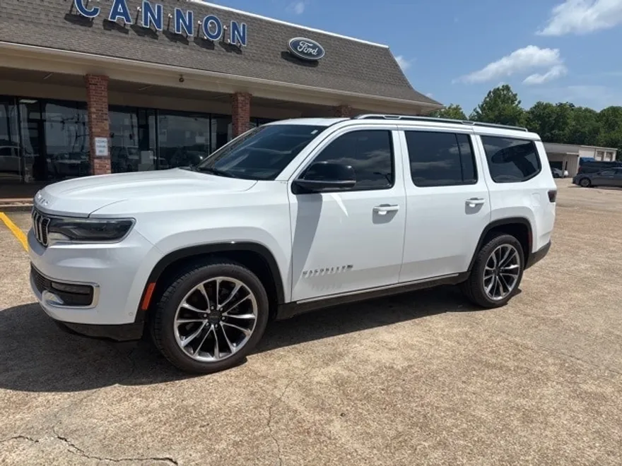 2023 Jeep Wagoneer Series III photo 1
