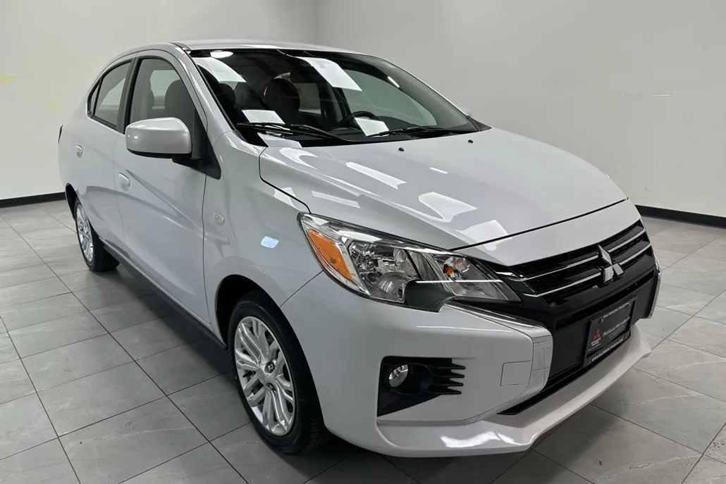 2024 Mitsubishi Mirage G4 LE photo 1