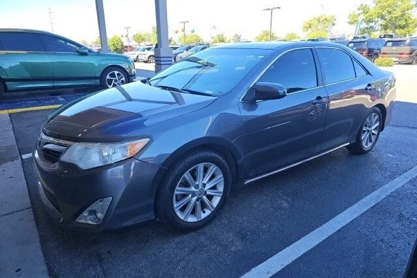 2014 Toyota Camry L photo 1