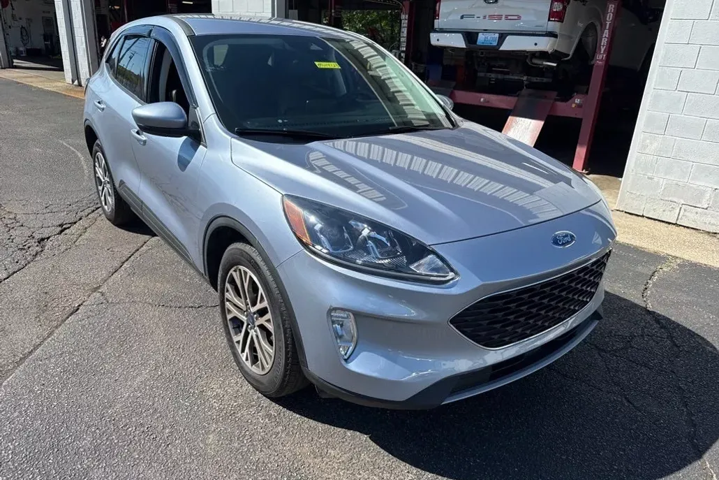 2022 Ford Escape SEL photo 1