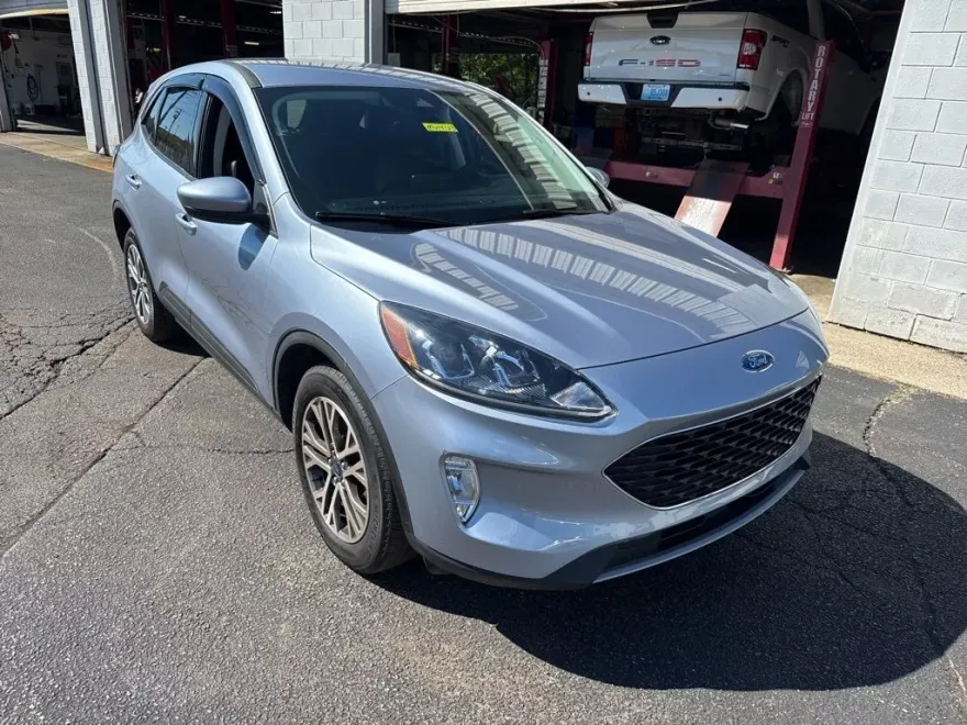 2022 Ford Escape SEL photo 1