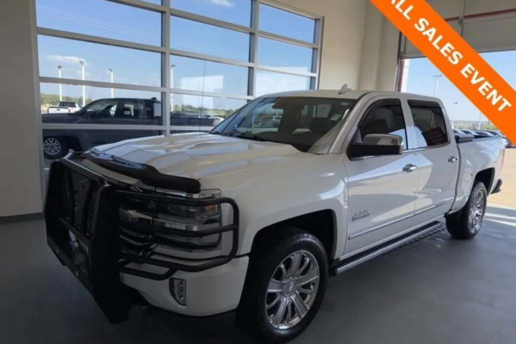 2016 Chevrolet Silverado High Country photo 1