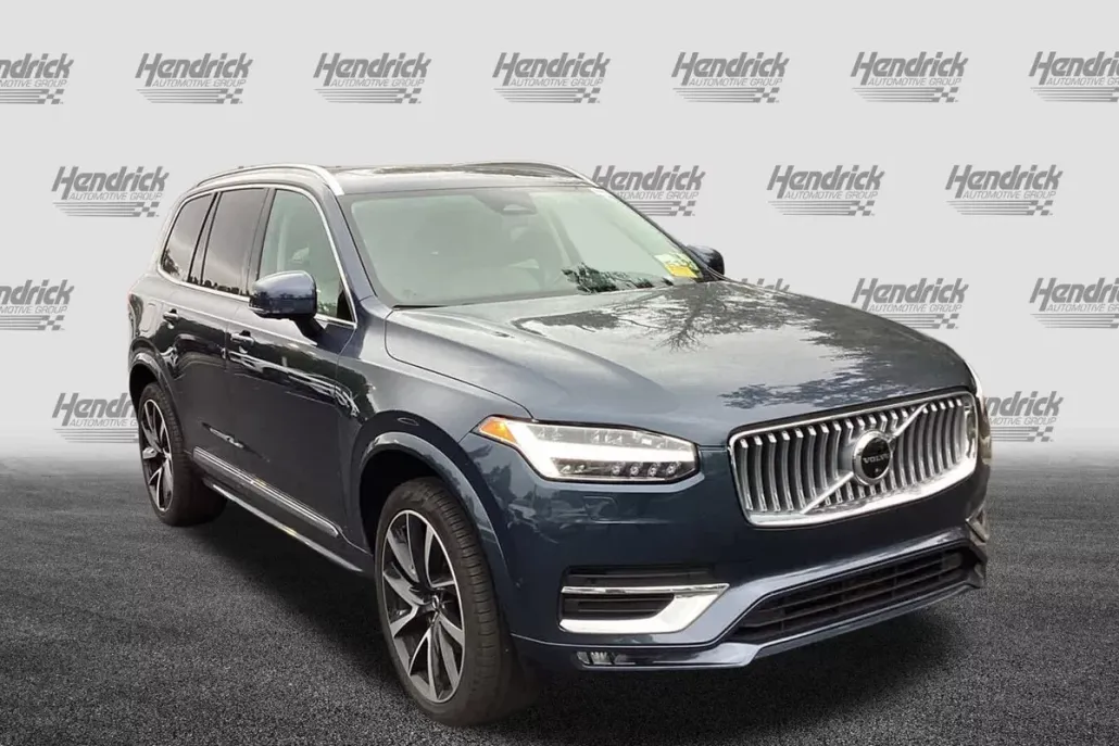 2023 Volvo XC90 Plus photo 1