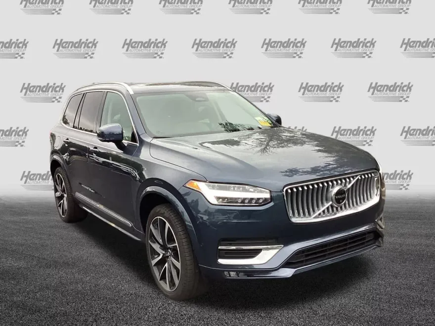 2023 Volvo XC90 Plus photo 1