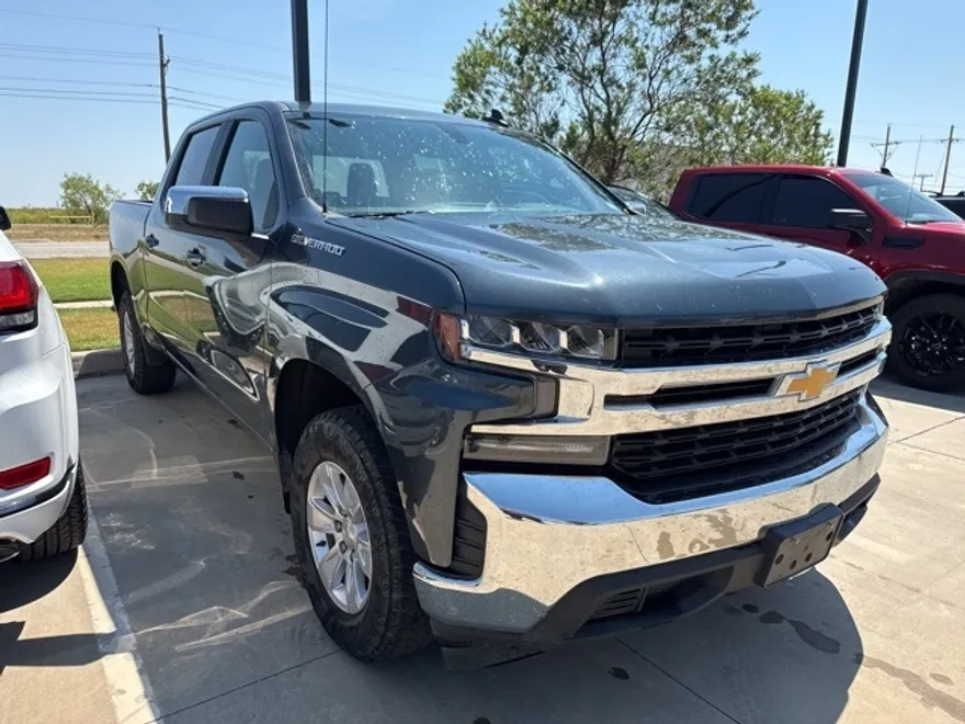 2020 Chevrolet Silverado 1500 LT photo 1