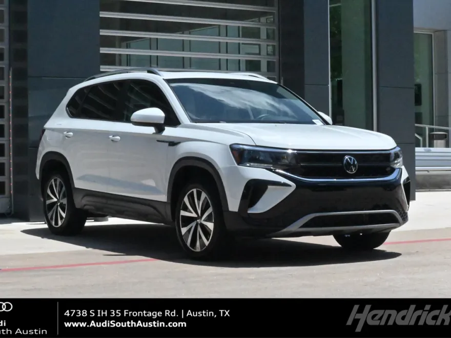 2024 Volkswagen Taos SE photo 1