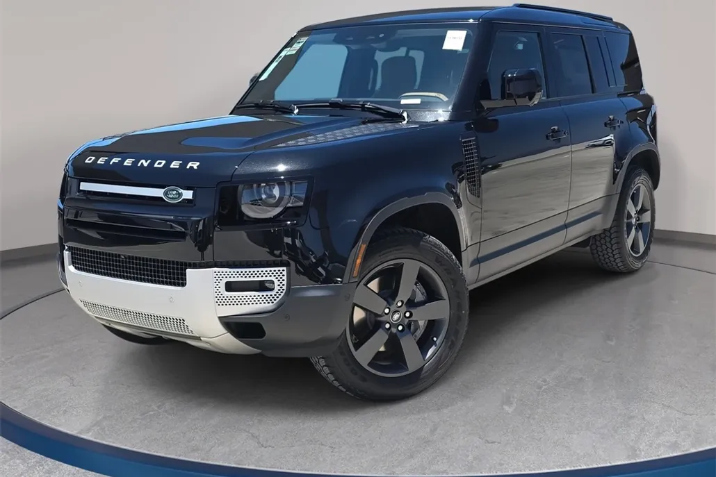 2025 Land Rover Defender 110 S photo 1