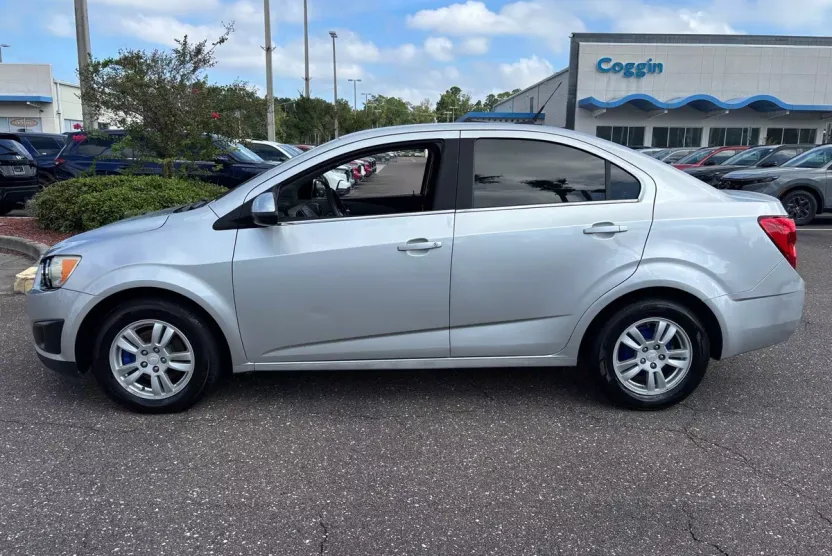 2013 Chevrolet Sonic LT photo 1