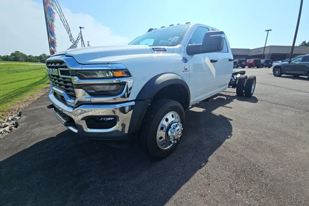 2025 Ram 5500 Tradesman photo 1
