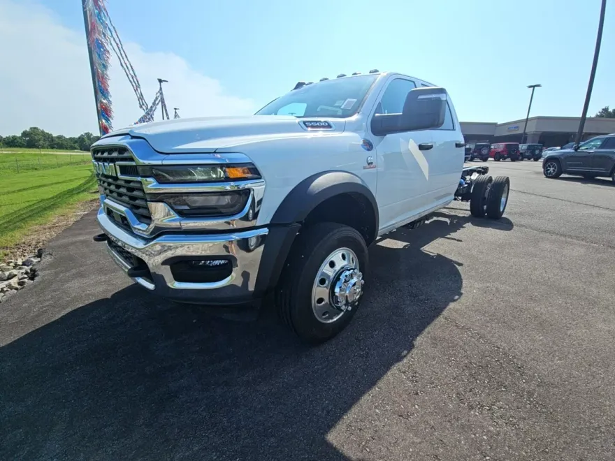 2025 Ram 5500 Tradesman photo 1