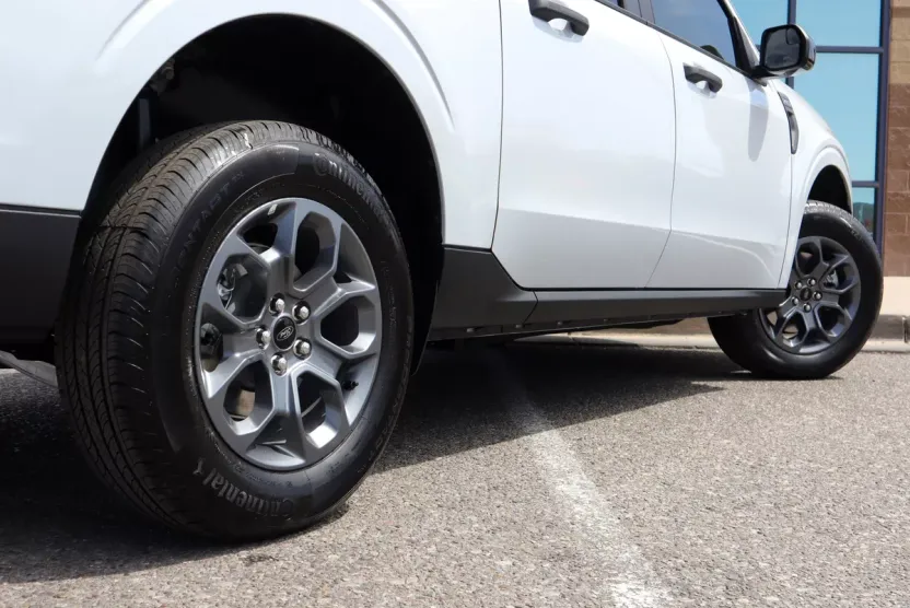 2025 Ford Maverick XLT photo 1