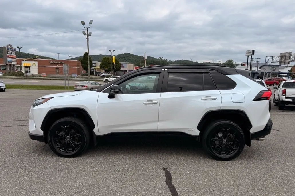 2023 Toyota RAV4 Hybrid XSE photo 1