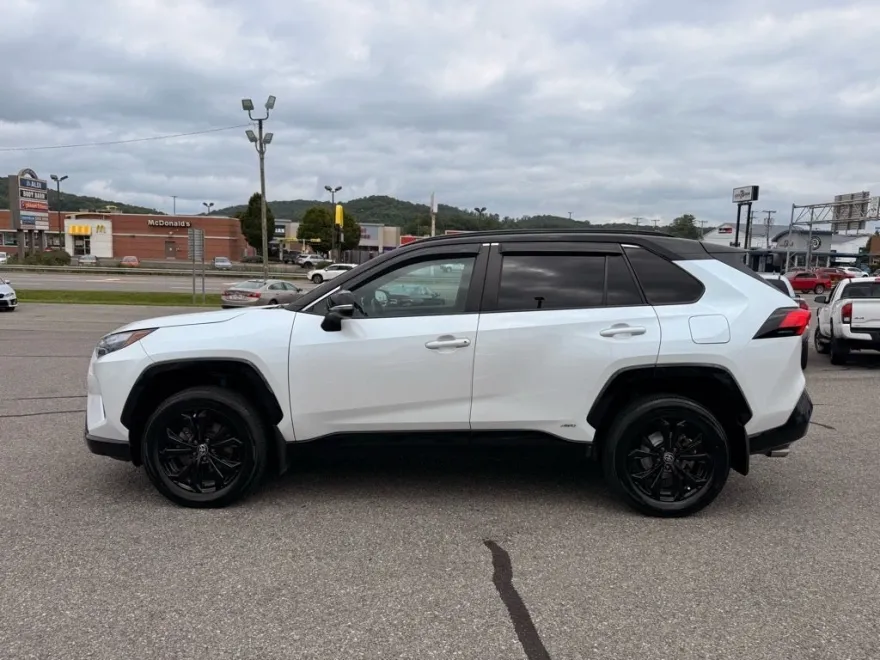 2023 Toyota RAV4 Hybrid XSE photo 1