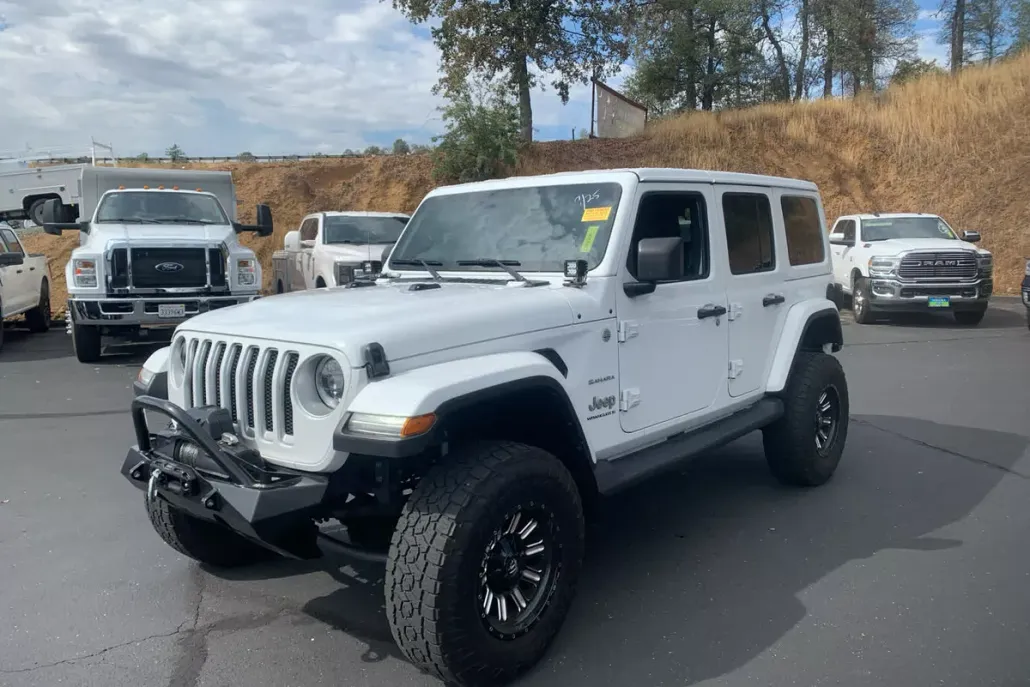 2023 Jeep Wrangler Sahara photo 1