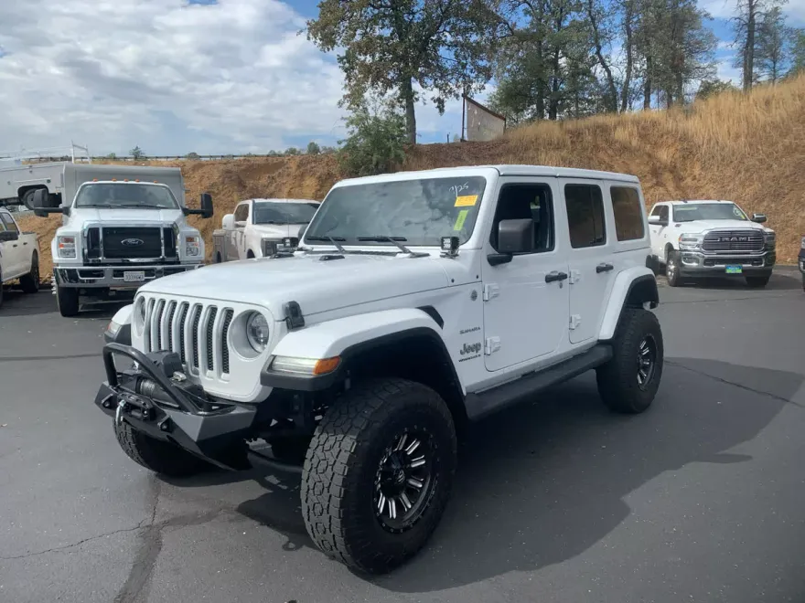 2023 Jeep Wrangler Sahara photo 1