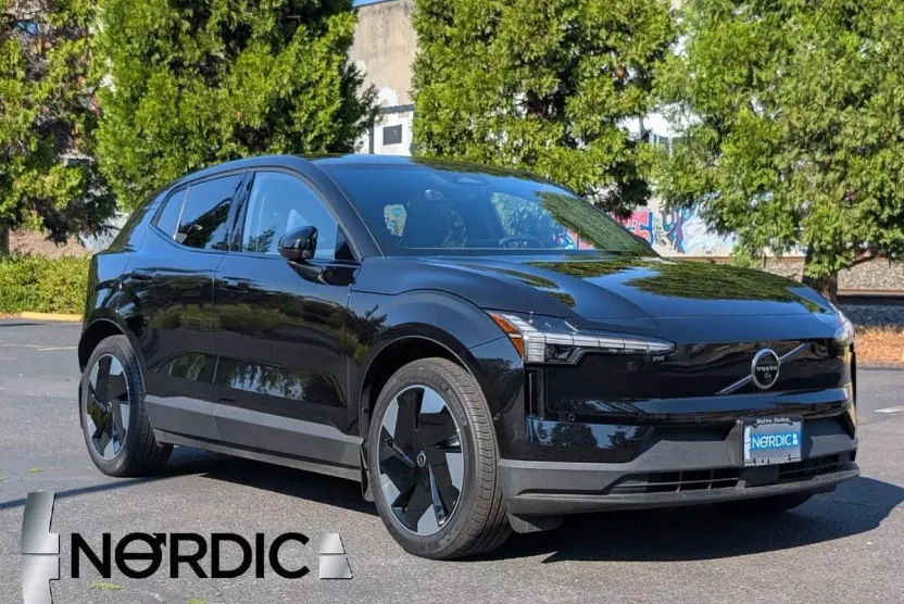 2023 Volvo XC90 Recharge T8 AWD Ultimate photo 1