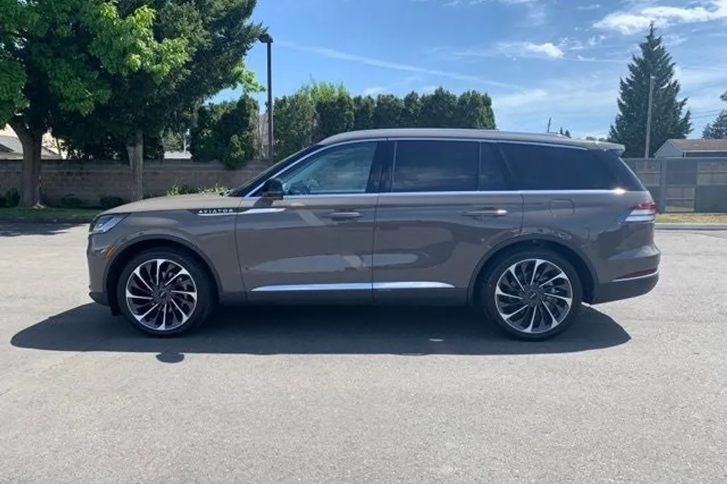 2025 Lincoln Aviator Reserve photo 1