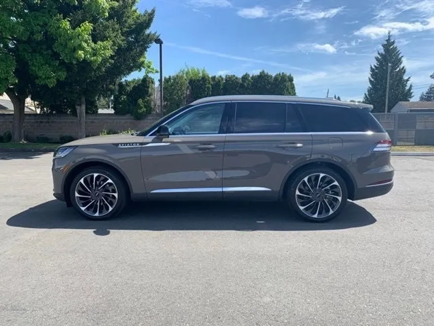 2025 Lincoln Aviator Reserve photo 1