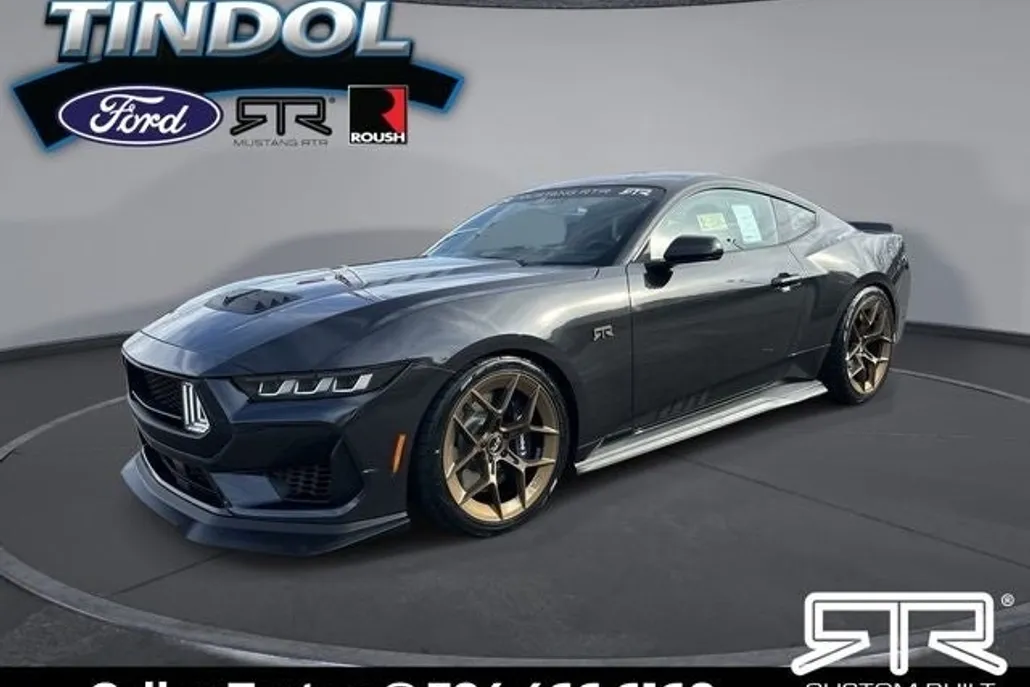 2024 Ford Mustang photo 1