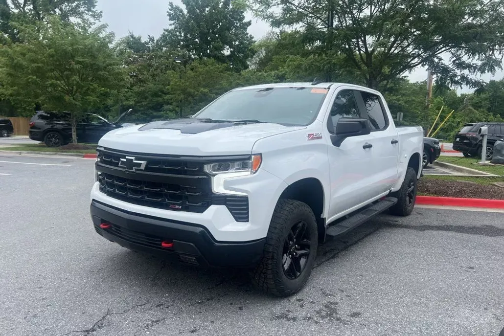 2024 Chevrolet Silverado 1500 LT Trail Boss photo 1