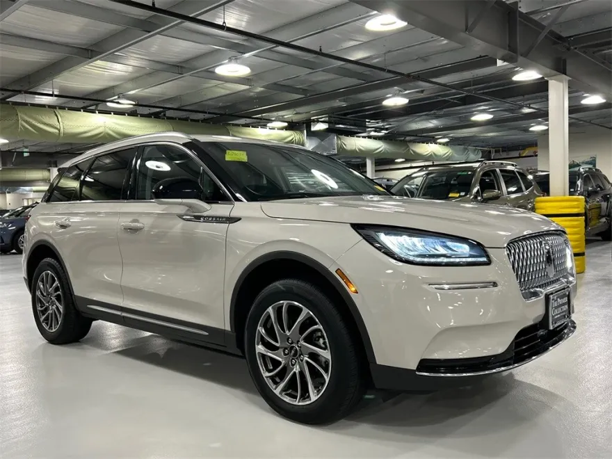 2022 Lincoln Corsair Standard photo 1