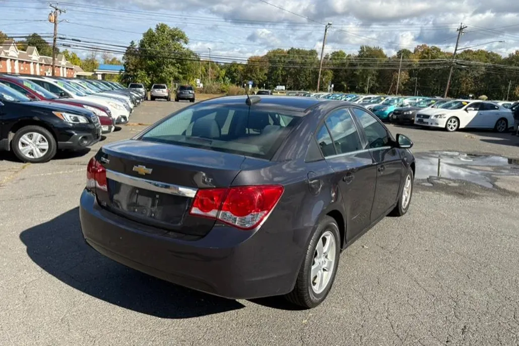 2015 Chevrolet Cruze photo 1