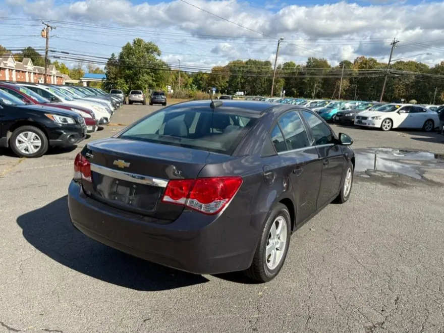 2015 Chevrolet Cruze photo 1