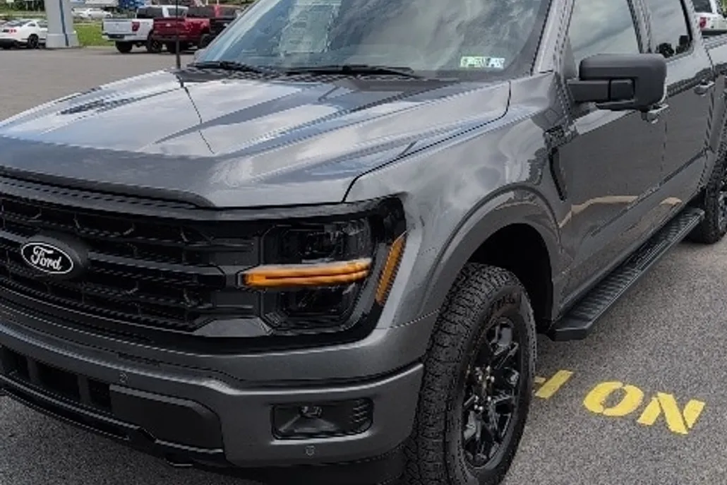 2025 Ford F-150 XLT photo 1