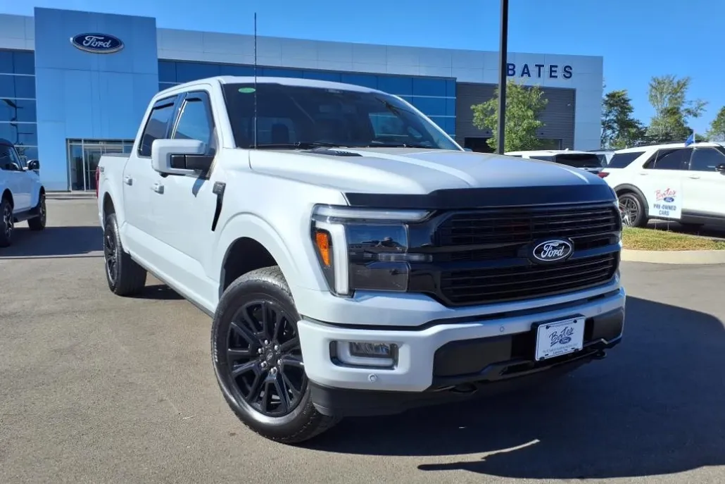 2025 Ford F-150 Platinum photo 1