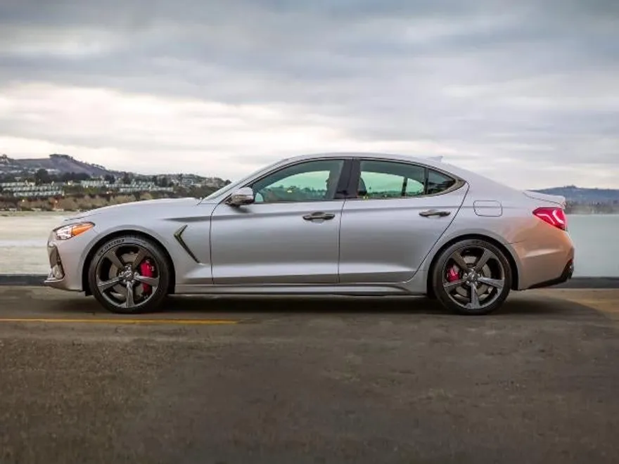 2019 Genesis G70 2.0T Advanced photo 1