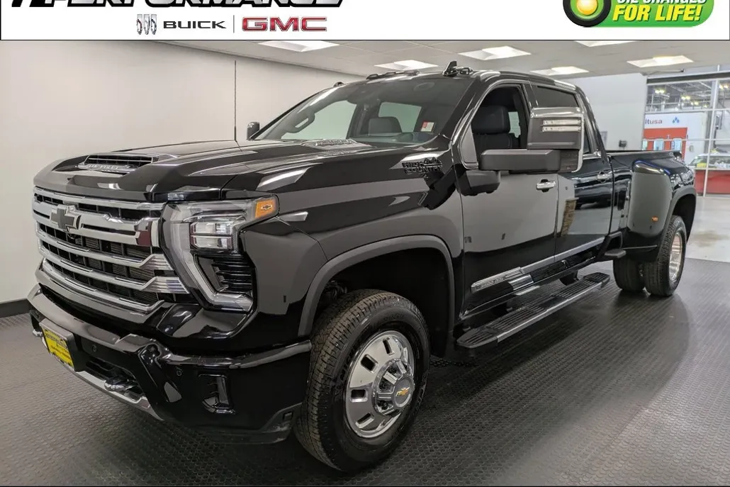 2024 Chevrolet Silverado 3500HD High Country photo 1