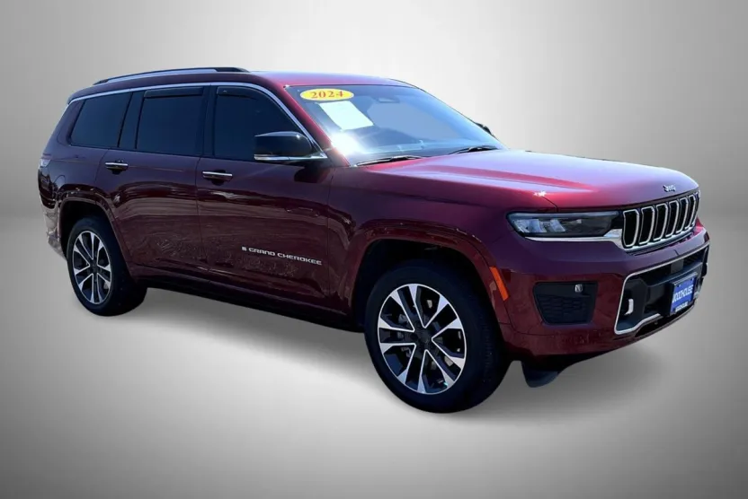 2024 Jeep Grand Cherokee Overland Sport photo 1