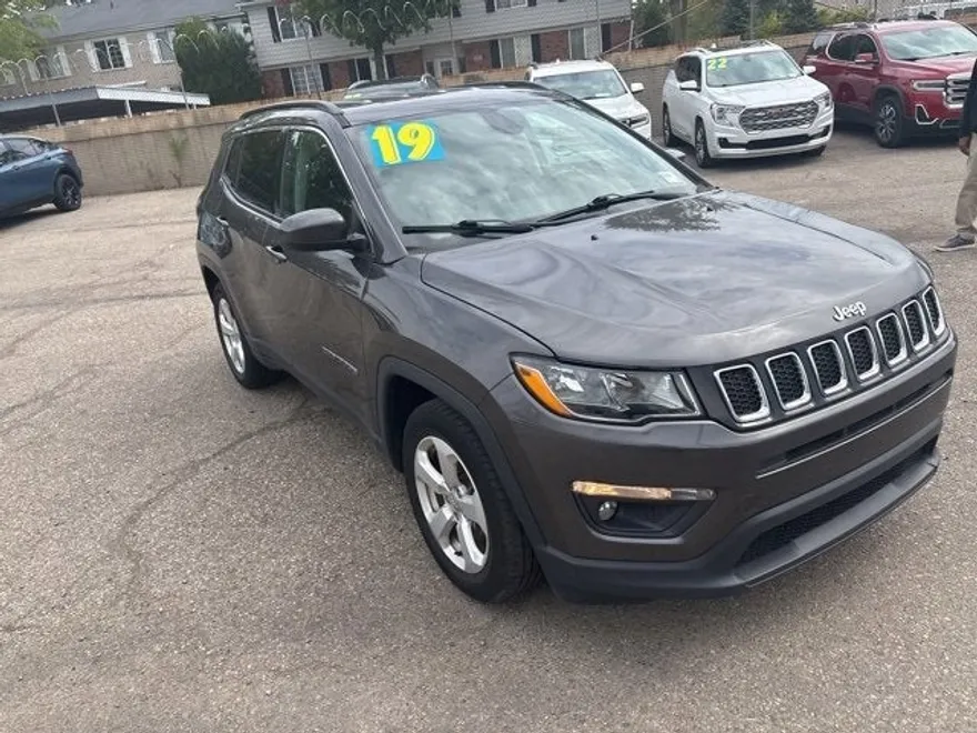 2019 Jeep Compass Latitude photo 1
