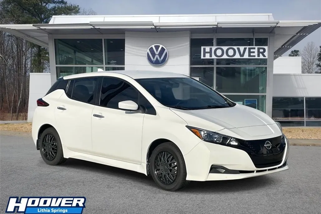 2023 Nissan Leaf S photo 1