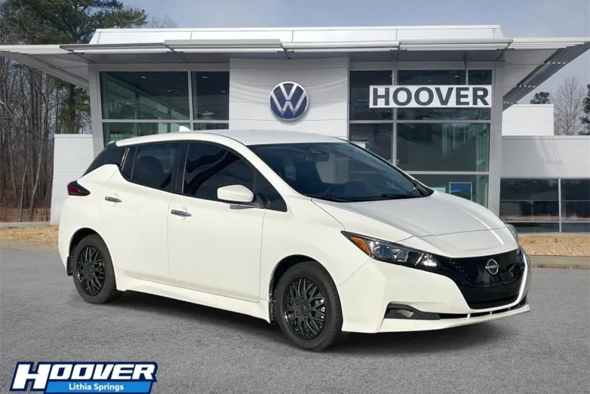 2023 Nissan Leaf S photo 1