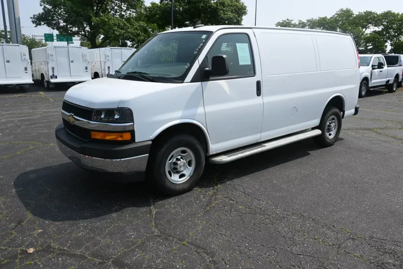 2023 Chevrolet Express 2500 Work Cargo Van photo 1