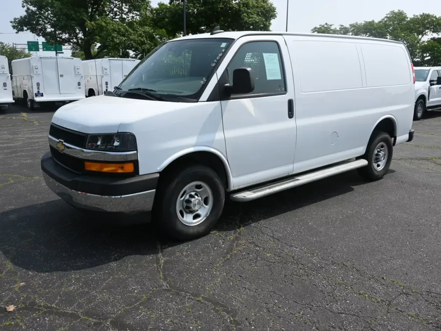 2023 Chevrolet Express 2500 Work Cargo Van photo 1