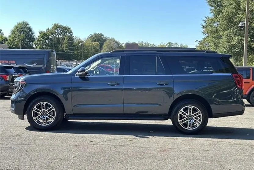 2025 Ford Expedition MAX photo 1