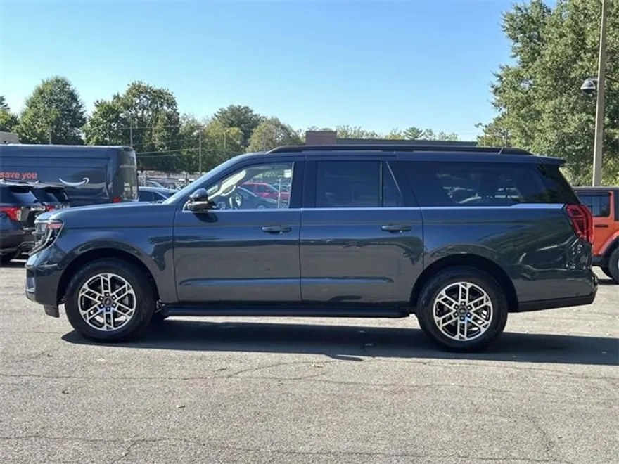 2025 Ford Expedition MAX photo 1