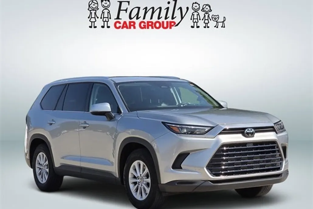 2024 Toyota Grand Highlander XLE photo 1
