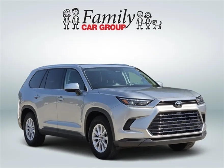 2024 Toyota Grand Highlander XLE photo 1