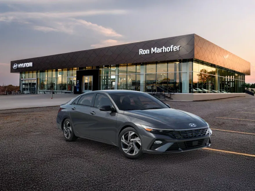 2025 Hyundai Elantra SEL Sport photo 1